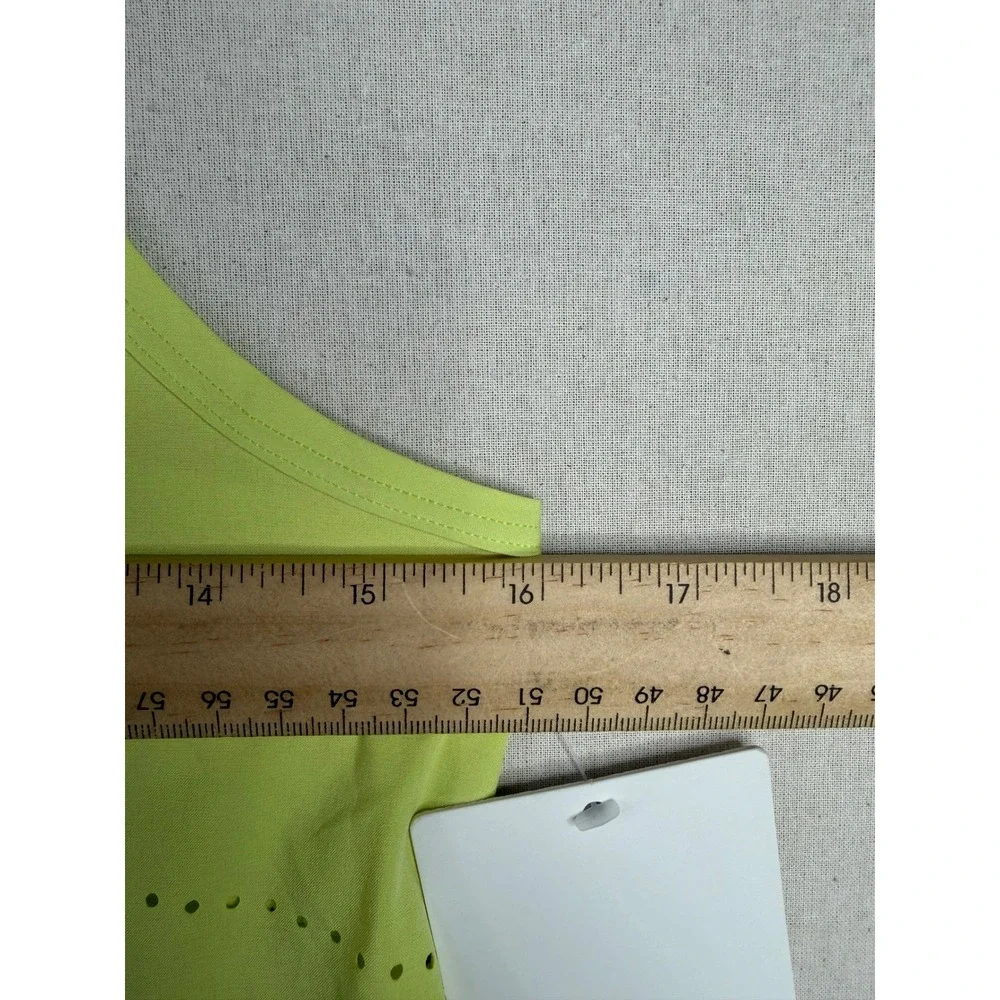 NWT Lululemon Find Your Pace Tank size 4 Neon Yellow